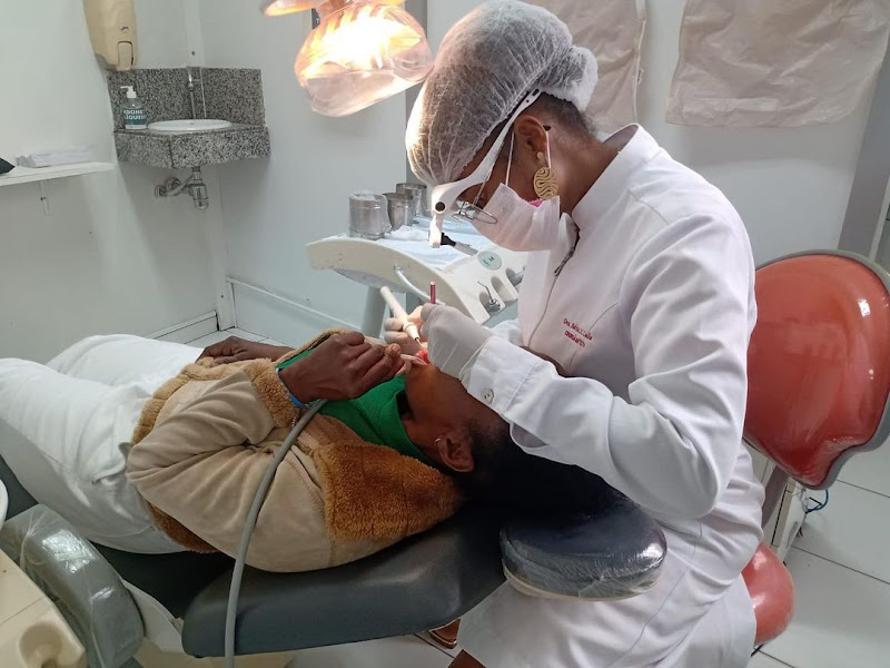 Foto 2 de Dentista - Dra Adriele Alves