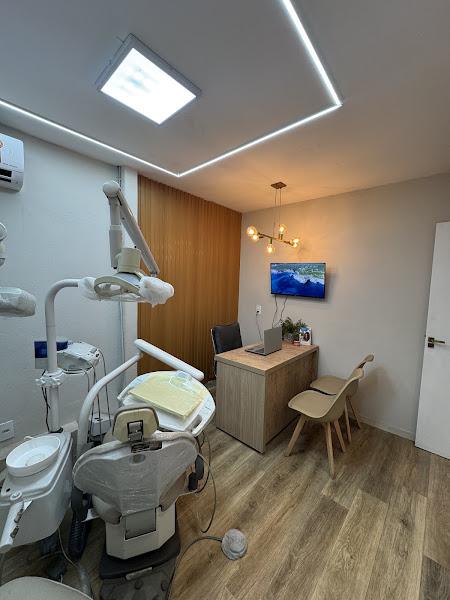 Foto 2 de Dentista Dra. Adriele Lima Maia
