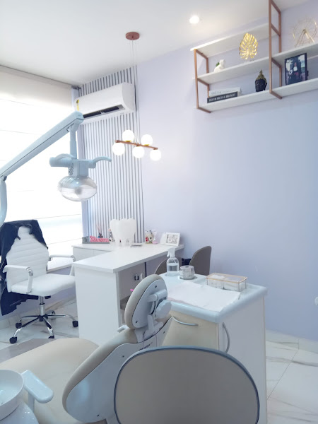 Foto 2 de Dentista- Dra. Amanda Cruz