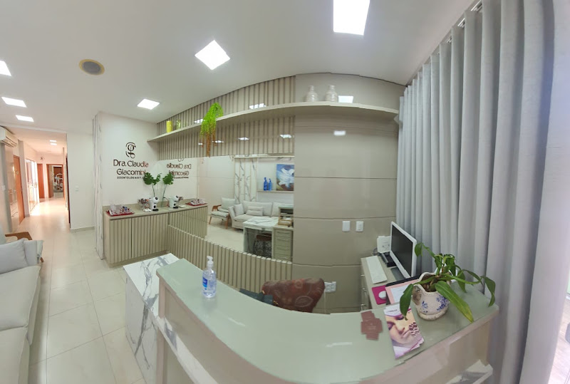 Foto 2 de Dentista - Dra Claudia Giacomini - Odontologia e Harmonização Facial