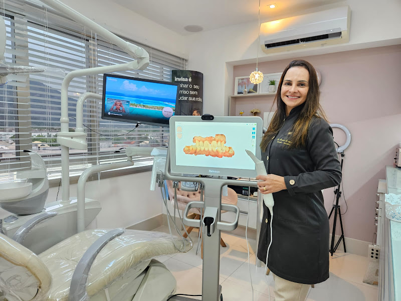 Foto 2 de Dentista Dra Fernanda Leal Agostini - Invisalign doctor - Recreio dos Bandeirantes