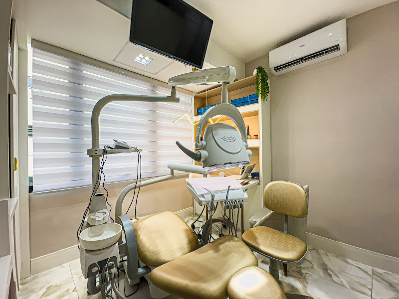 Foto 3 de Dentista Dra. Jéssica Morais | Clínica Odontológica | Lente de Resina | Faceta | Invisalign | Ortodontia | Limpeza | Botafogo