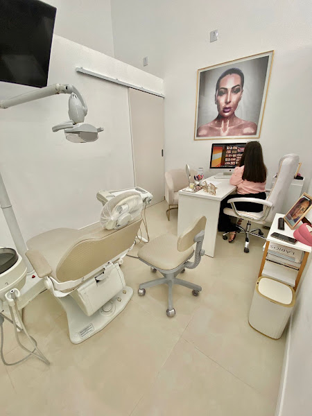 Foto 3 de Dentista - Dra. Karine Barros | Especialista em Estética Dental e Harmonização facial