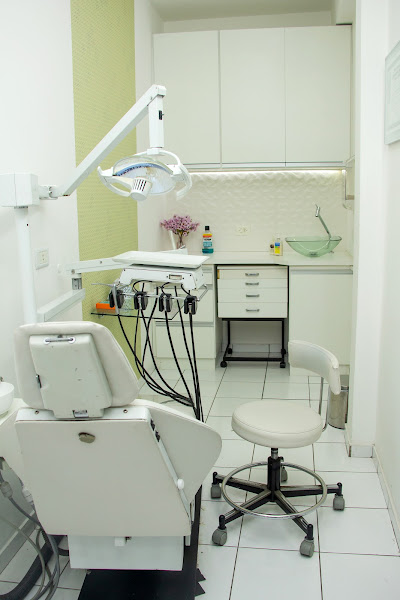 Foto 2 de Dentista - Dra. Lilian Burban Vogel