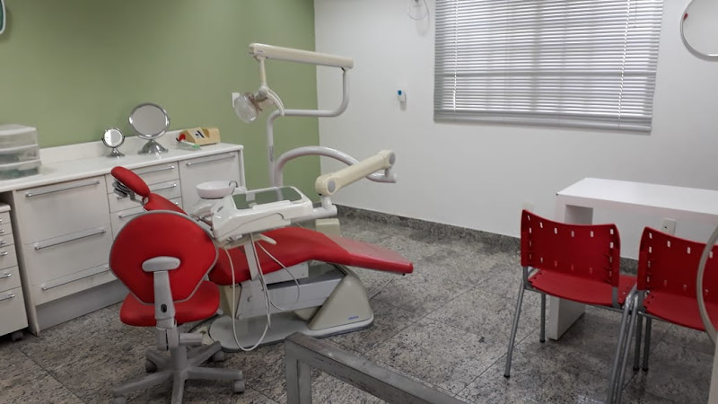 Foto 3 de DENTISTA DRA. LUCIA MACHADO | Cirurgiã-dentista; Odontologia Estética; Clareamento Dental; Prótese; Botox