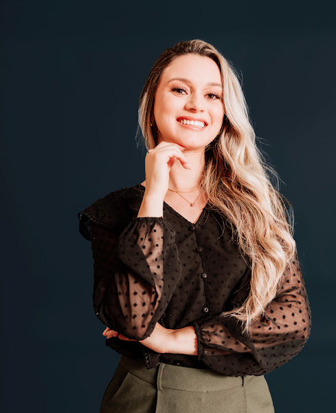 Foto 2 de Dentista Dra. Nágila Lessa - Estética Dental - Facetas de Resina