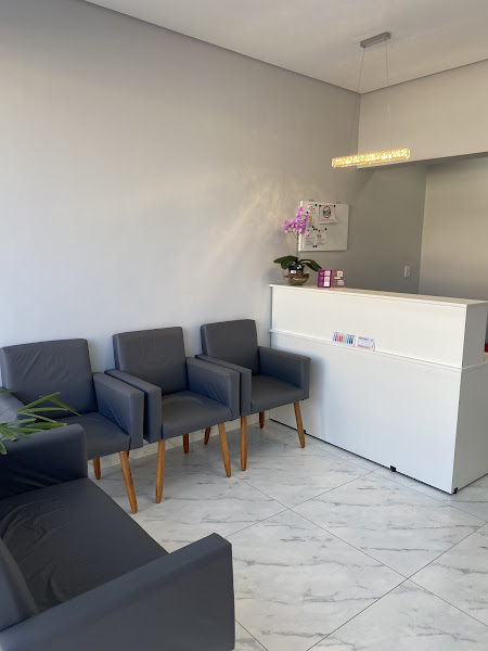 Foto 3 de Dentista - Dra. Sandra Almeida - ortodontia especializada - clínica geral - implantes