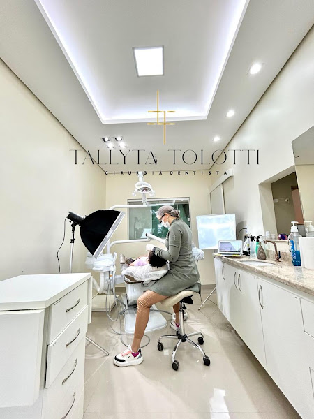 Foto 2 de Dentista Dra.Tallyta Tolotti