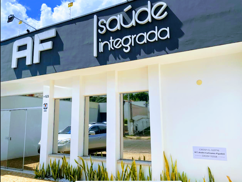 Foto 10 de Dentista em Bauru 24h - Dra Mirela Barros