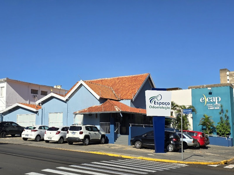 Foto 9 de Dentista em Bauru: AM odontologia- Dra. Ana Menezes | Ortodontista / Facetas de resina