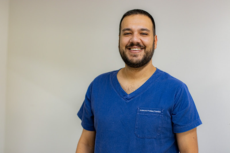 Foto 2 de Dentista em Bauru: Dr. Bruno Trevizo - Implantes Dentários, Protocolos e Cirurgia de Sisos