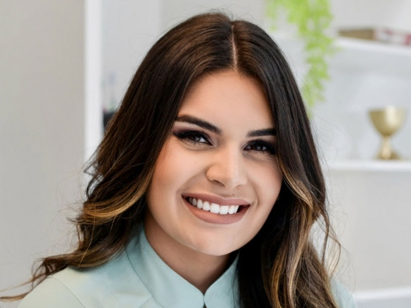 Foto 8 de Dentista em Bauru ; Dra. Fernanda Azuma Ortodontista