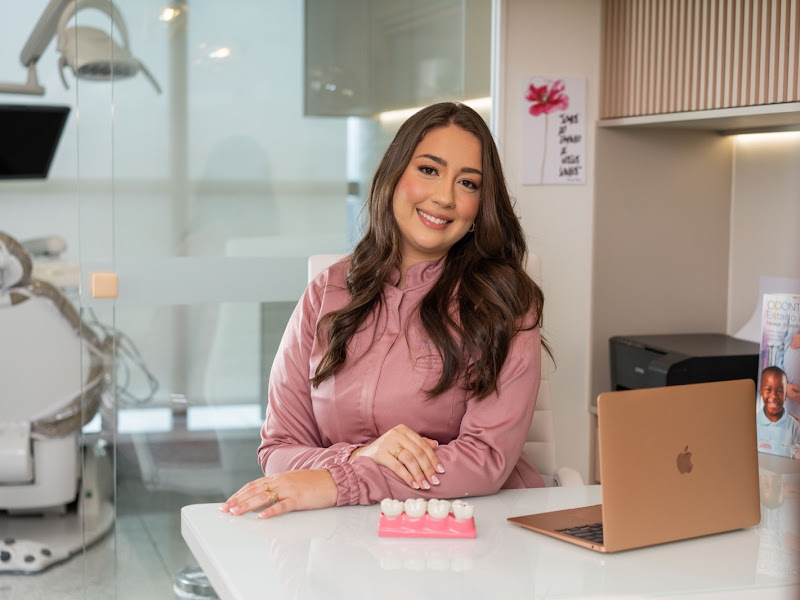 Foto 2 de Dentista em Boa Viagem Letícia Pontes