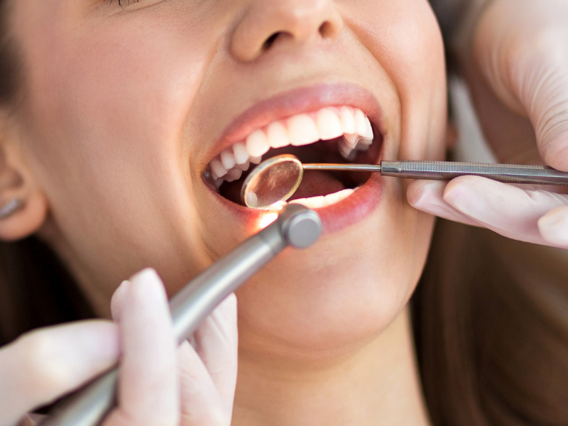 Foto 2 de Dentista em Maringá - Odontologia Dr. Israel Luiz Fernandes - Aparelho ortodôntico, Clareamento Dental, Prevenção.