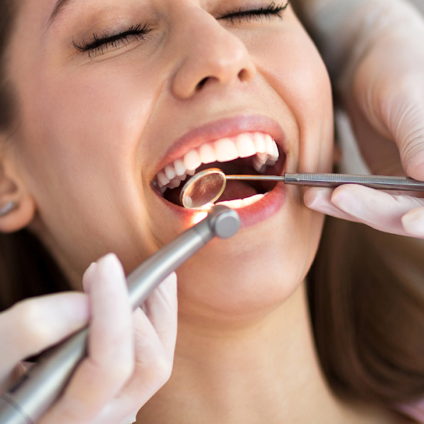 Foto 4 de Dentista em Maringá - Odontologia Dr. Israel Luiz Fernandes - Aparelho ortodôntico, Clareamento Dental, Prevenção.