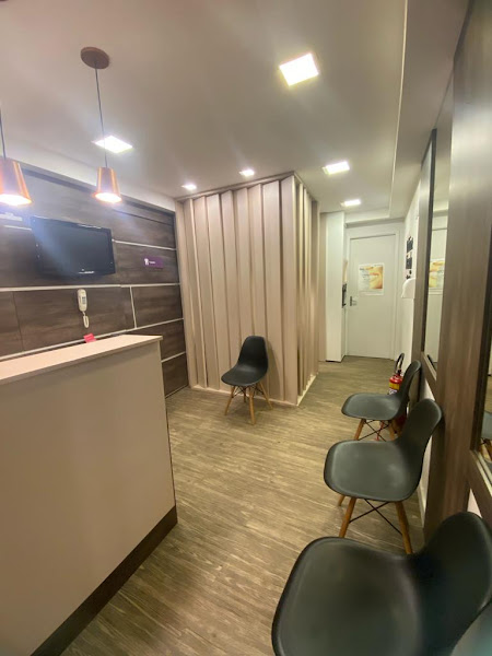 Foto 2 de Dentista em Nova Iguaçú-Dra Valéria Orphão