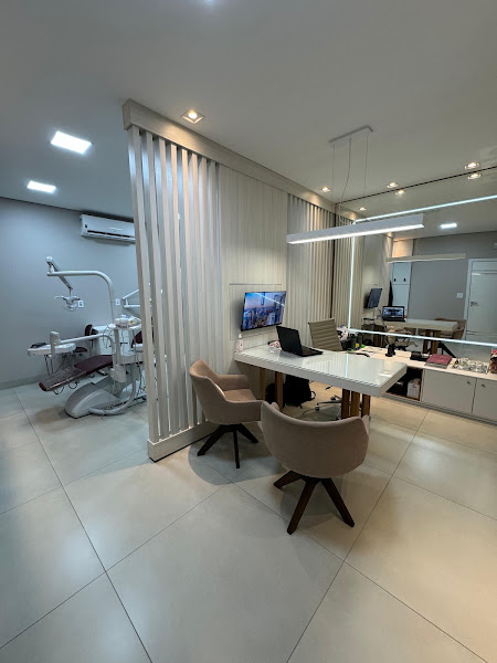 Foto 2 de Dentista em Porto Velho - Implantes e Facetas - Dr. João Vicente