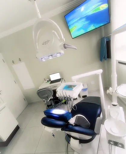 Foto 2 de Dentista em Santos - Dr. Guilherme Vieira Kuhn & Helionora Médica Gastro