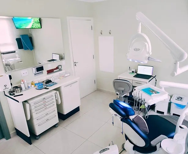Foto 3 de Dentista em Santos - Dr. Guilherme Vieira Kuhn & Helionora Médica Gastro