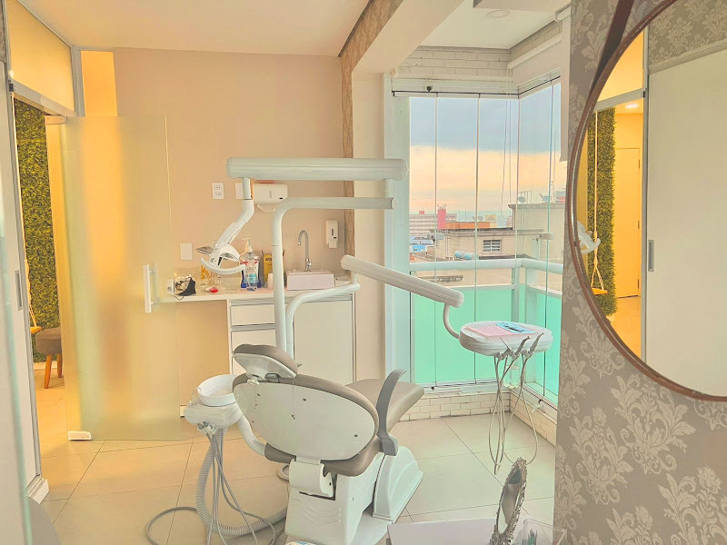 Foto 2 de Dentista em Santos | Lentes de Resina, Implantes e Harmonização | Dentalliz
