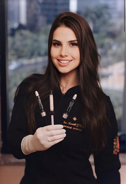 Foto 2 de Dentista em São Carlos Dra Kamille Vieira