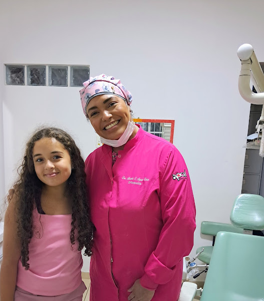 Foto 3 de Dentista em São Carlos | Dra. Marcela Aguiar | Aparelho Ortodôntico | Limpeza | Clareamento Dental | Estética Dental