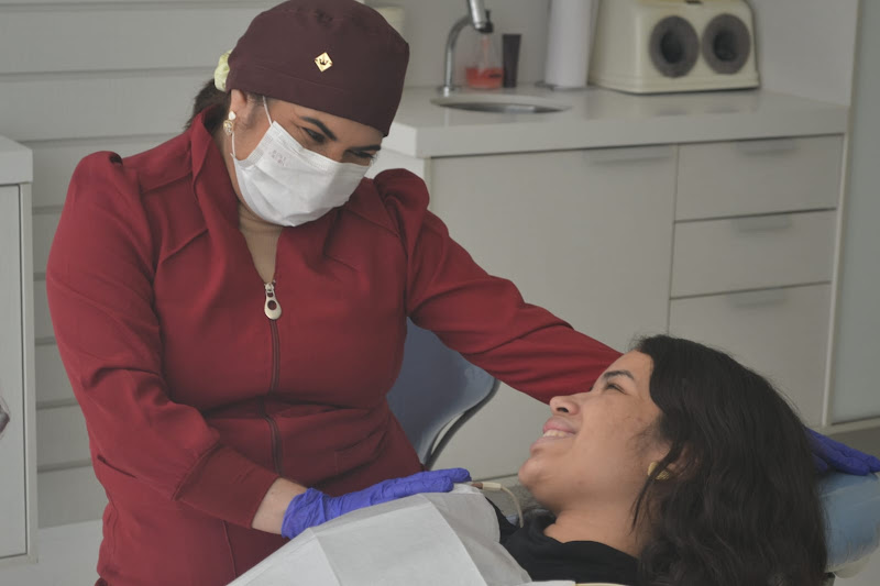 Foto 2 de Dentista em São Luís do Maranhão, Dra. Cynara Carneiro