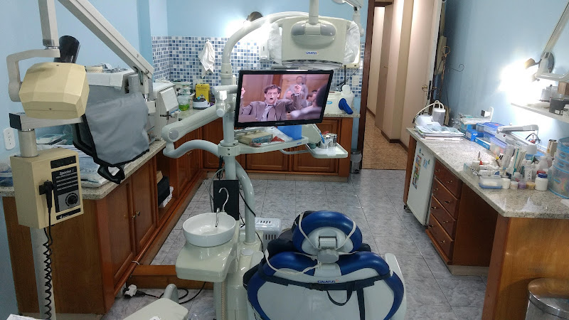 Foto 3 de Dentista em Teresópolis I Dr. Fabiano Gabry Soluções Odontológicas I Implante em Teresópolis