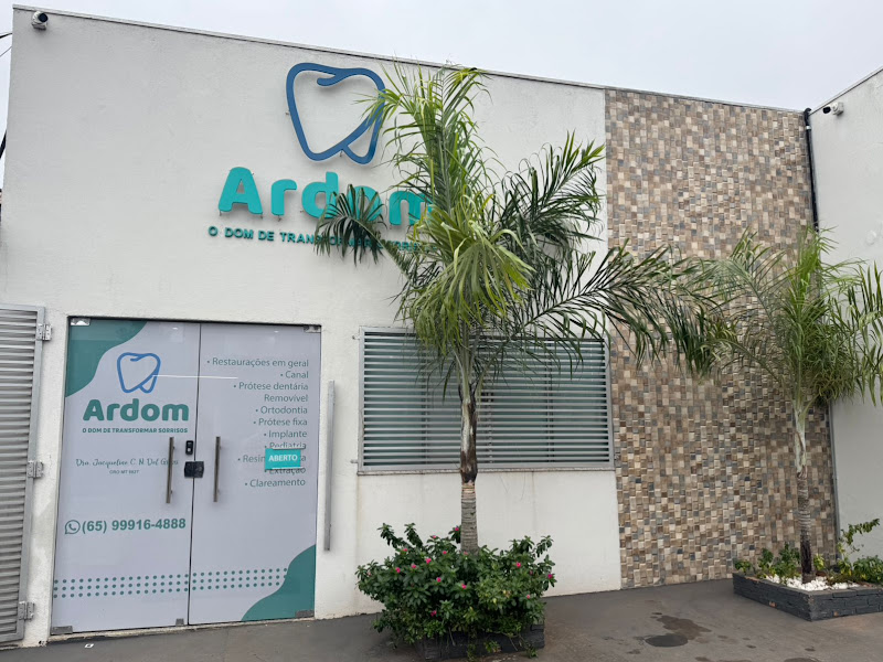 Foto 6 de Dentista em Várzea Grande | Dra. Rafaella Dal Piva | Ortodontia | Implante | Prótese | Clareamento | Odontopediatria