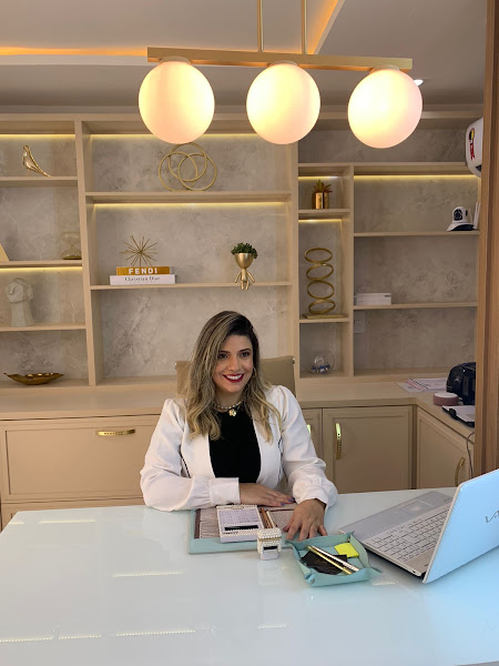 Foto 2 de Dentista Especialista em Estética | Dra. Lorena Vidal | Clareamento | Lentes de Contato | no Centro em Fortaleza