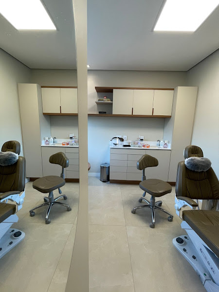 Foto 3 de Dentista especialista em Implantes e Próteses Dentárias - Porto Alegre | Dra. Bruna Gravina
