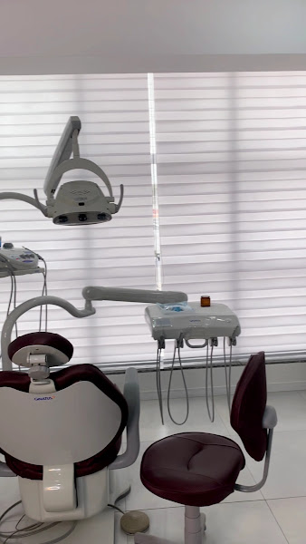 Foto 2 de Dentista Fernando Demoliner | Tratamento de Canal (Endodontista)