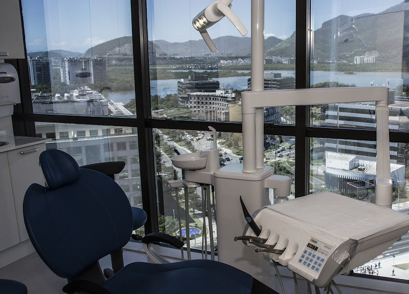 Foto 3 de Dentista Ferreira Pinto l Lentes em porcelanas na barra