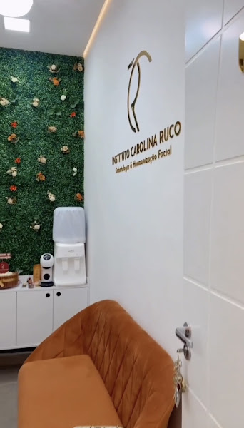 Foto 2 de Dentista Harmonização Orofacial e Emergência 24h Guarujá - Dra. Carolina Ruco