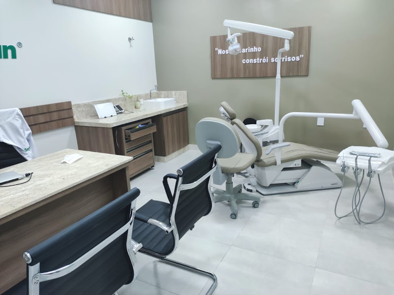 Foto 2 de Dentista - Implante Dentário
