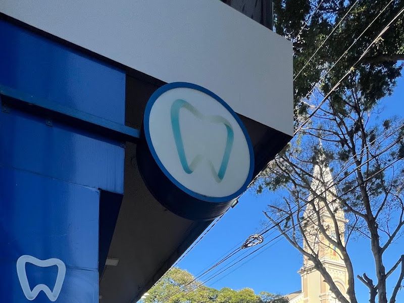 Foto 2 de Dentista Implantes Dentários e Clareamento Camp Dentes Americana