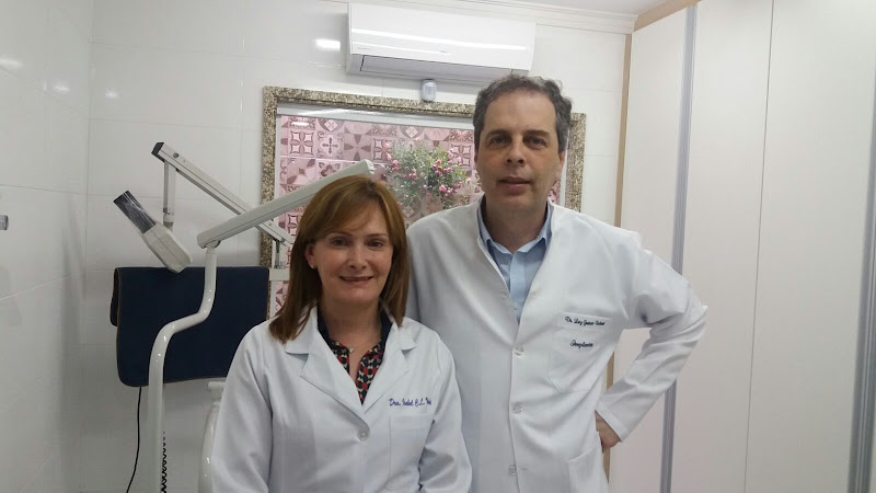 Foto 2 de Dentista - Implantes e Estética facial