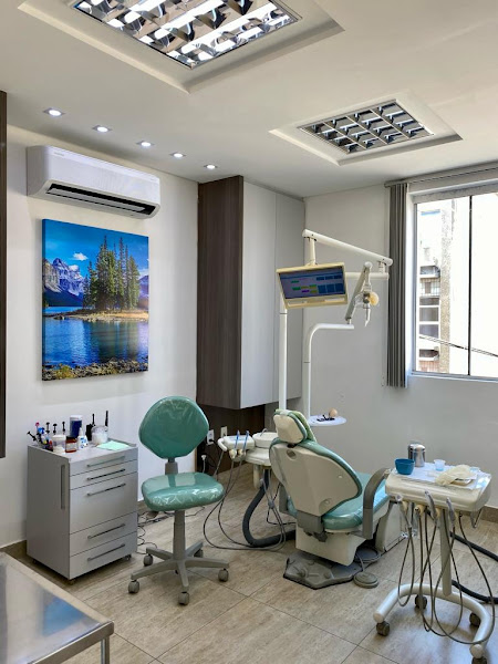 Foto 2 de Dentista Ipatinga - Dr. Thiago Prata & Wilson Malcate - Implante e Prótese - Centro Ipatinga