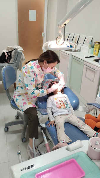 Foto 2 de Dentista Juliana Katherine Tia Ju Odontopediatria