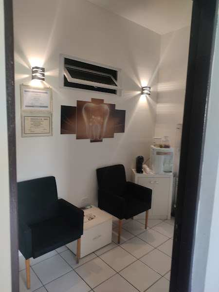 Foto 2 de Dentista (L.A odonto/ consultório odontológico )