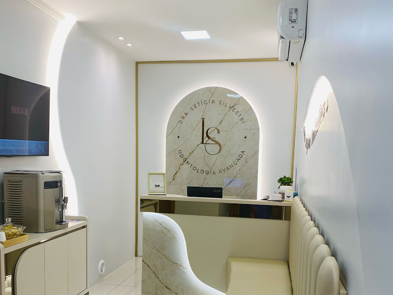 Foto de Dentista Letícia Silvestri- Odontologia Avançada.
