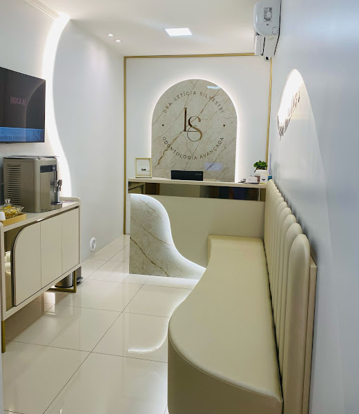 Foto 2 de Dentista Letícia Silvestri- Odontologia Avançada.