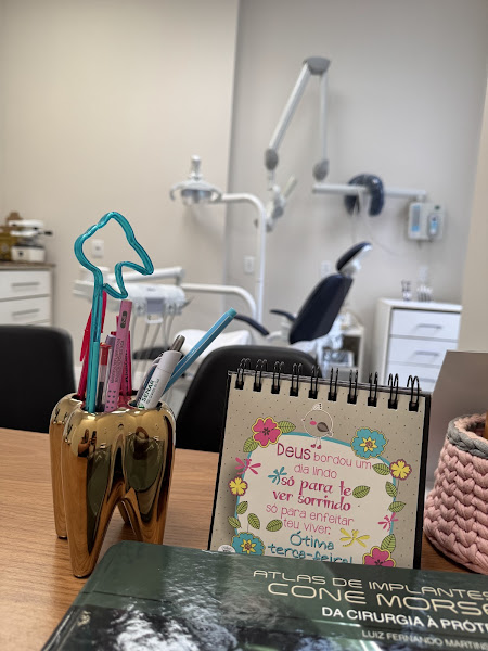 Foto 2 de Dentista Marcela H Trindade