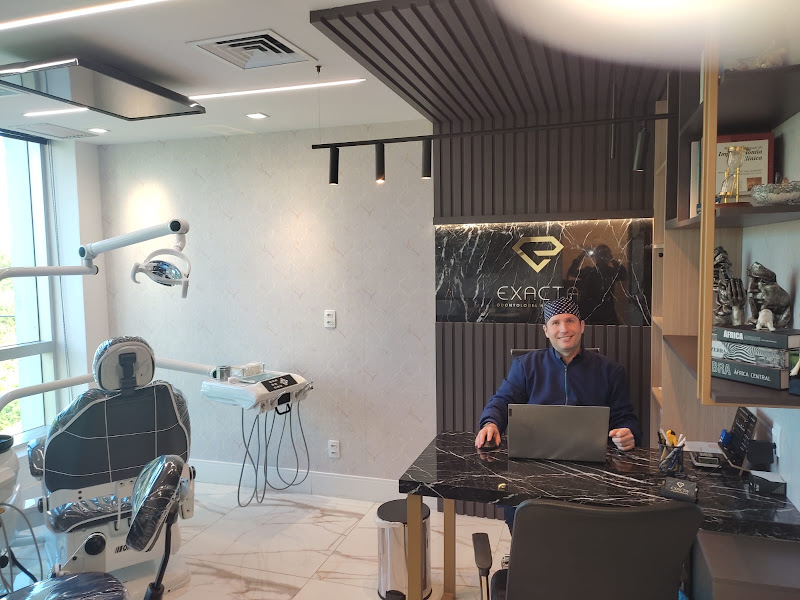Foto 3 de Dentista Marco Magalhães - Especialista em lentes de contato dental