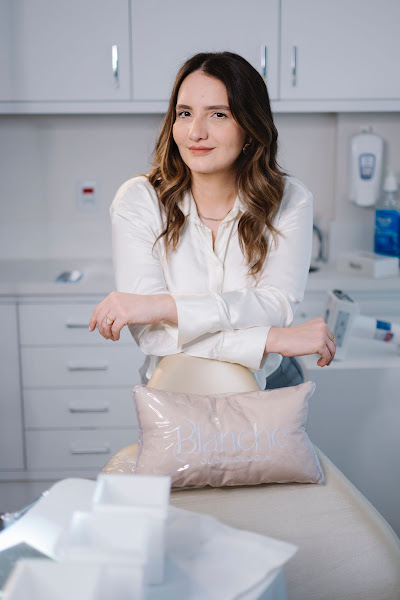 Foto 2 de Dentista Mariana Deluca