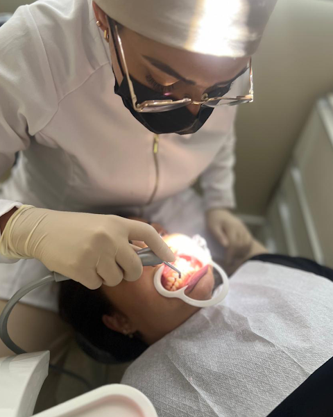Foto 2 de Dentista Mariana Morato – Reabilitação Oral, Facetas e Clareamento