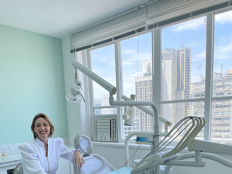 Foto de Dentista Milleny Medeiros - Invisalign, Clareamento e Aparelho Dental