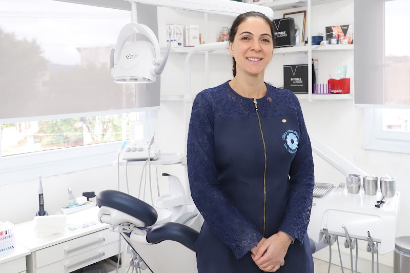 Foto 2 de Dentista na Restinga | Dra. Catiane Bassanello