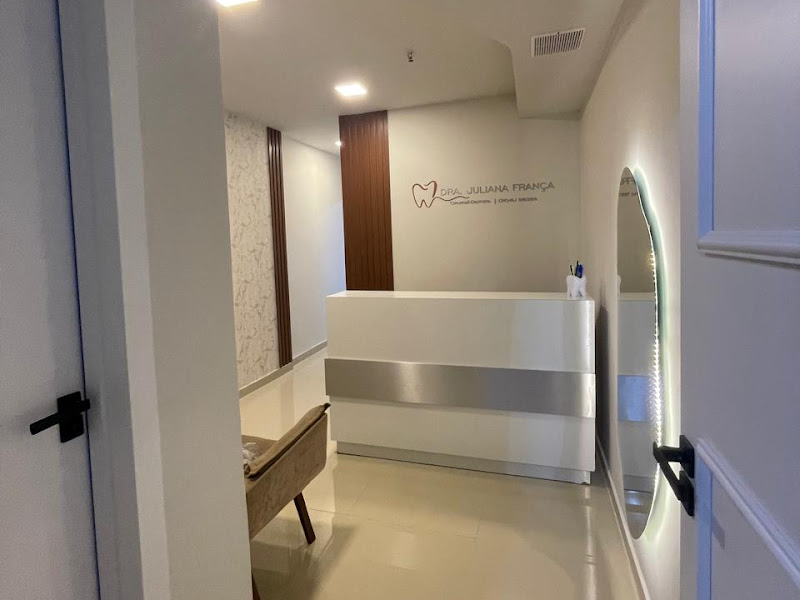 Foto de Dentista na Taquara Dra. Juliana França - Lentes de Resina - Preenchimento Labial