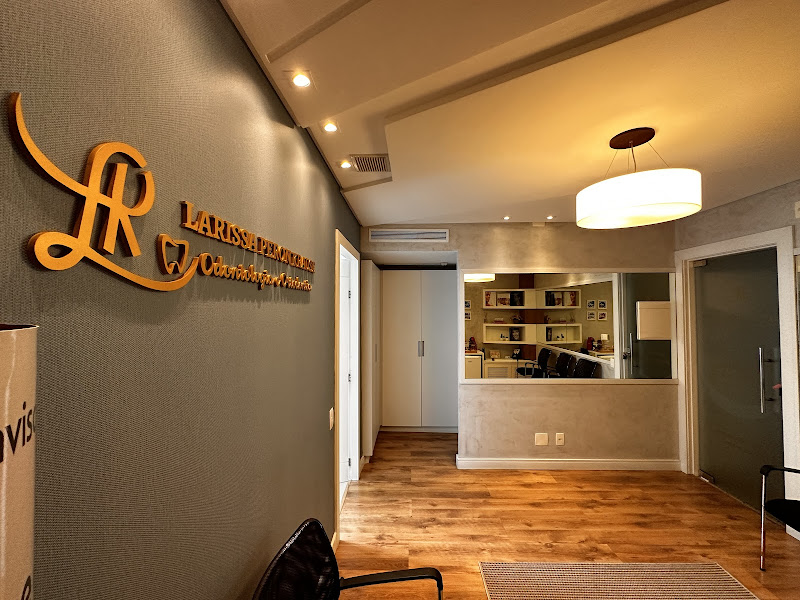 Foto 3 de Dentista na Trindade - Dra. Larissa Peron Krause - Florianópolis